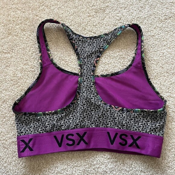 Victoria’s Secret VSX Sport Magenta Sports Bra Sz M Lightly Lined Racerback - Picture 5 of 9